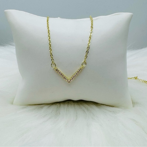 V Necklace With Rhinestone Necklace - Picture 4 of 4